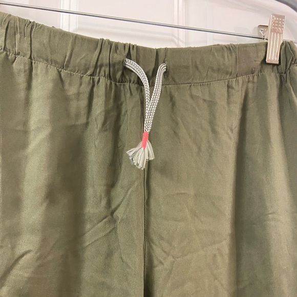 Cat & Jack Olive Green Girls Bottoms - Picture 2 of 9